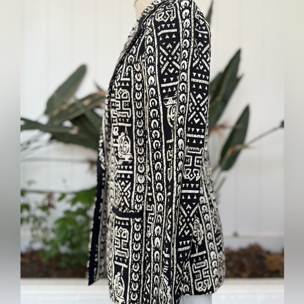 Black and White , and mustard Patterned tuxedo style Jacket elegant blazer - Picture 3 of 13